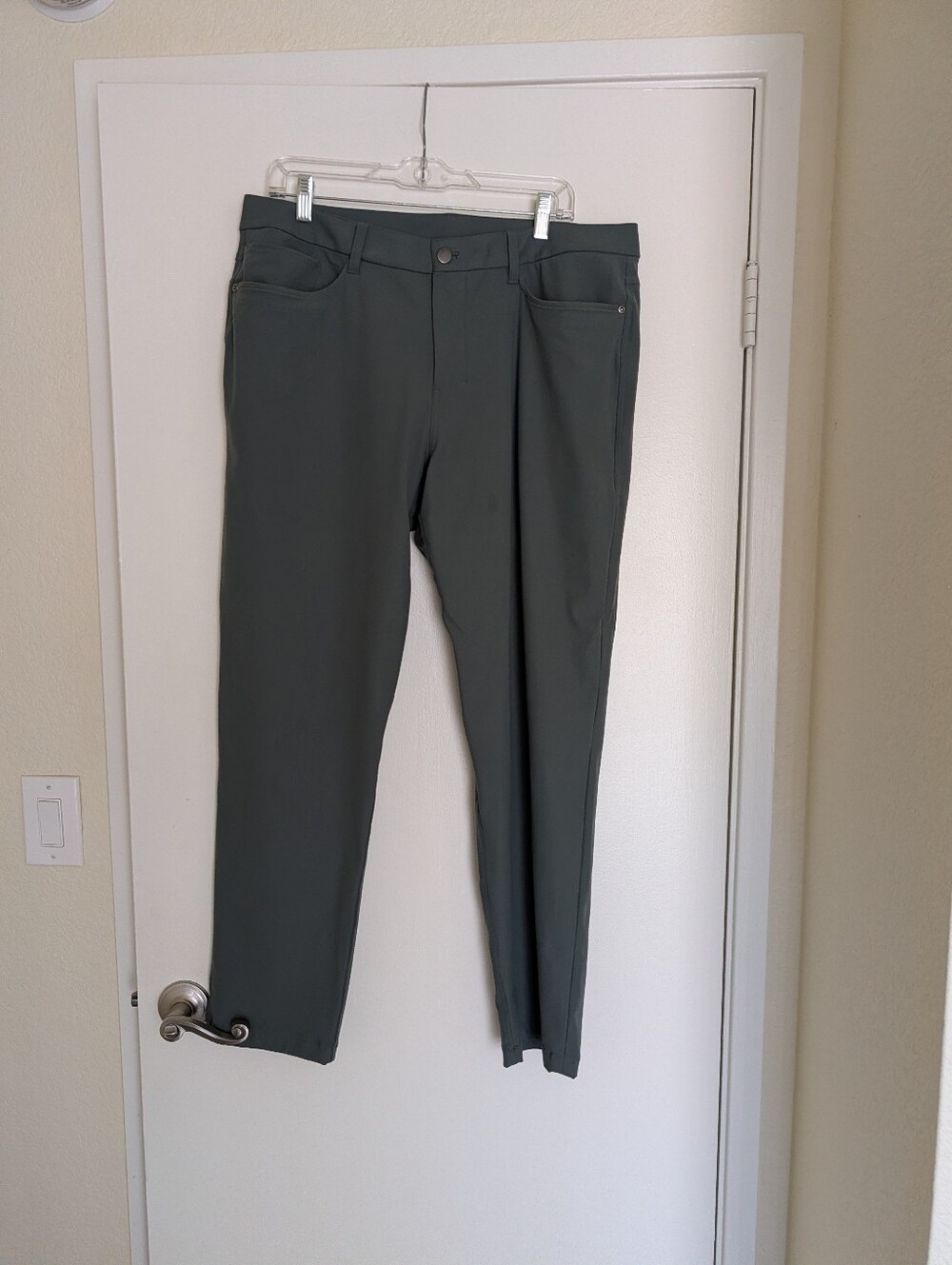 Lululemon Athletic Men's Green Stretch Chinos 35 Warpstene LM5AO1S